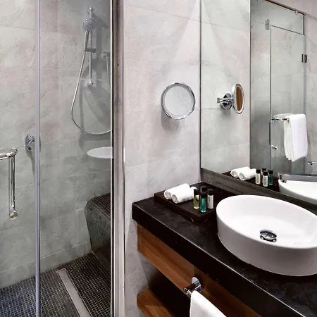 Moevenpick Hotel Apartments Downtown Dubai Esterno foto A bathroom in a hotel